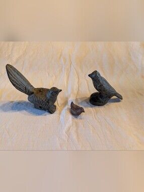 2/40$ Vintage Cast Iron Bird Figurine Trio in Black and Brown